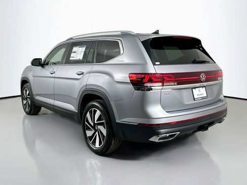 Certified 2025 Volkswagen Atlas SEL image 4
