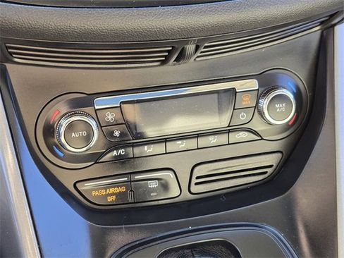 Used 2016 Ford Escape SE w/ SE Chrome Package image 24