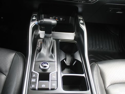 Certified 2025 Kia Sorento S FWD image 33
