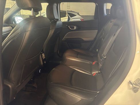 Used 2025 Jeep Compass Limited image 25