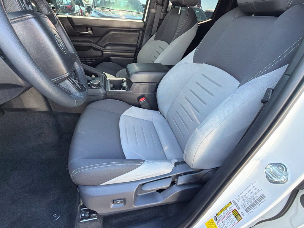 Used 2025 Toyota Tacoma 4x4 Double Cab image 24