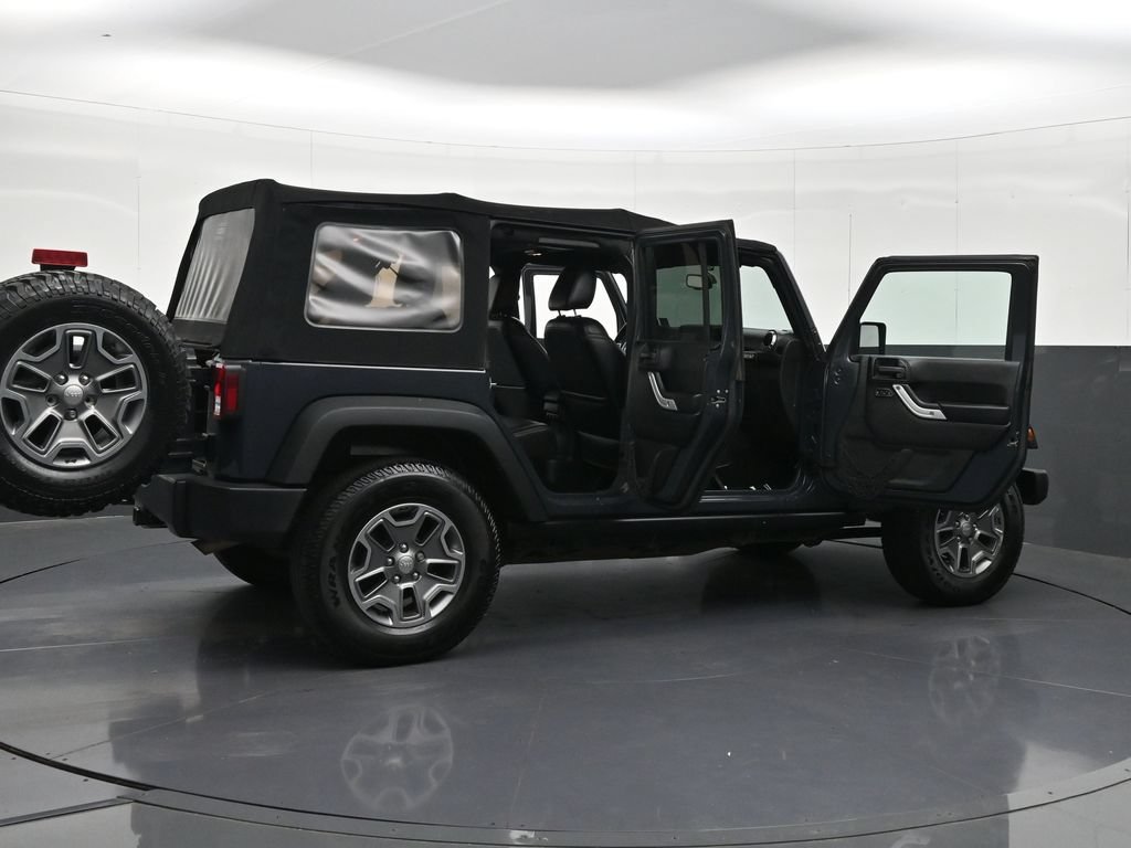 Used 2017 Jeep Wrangler Unlimited Rubicon w/ Dual Top Group AWD/4WD image 38