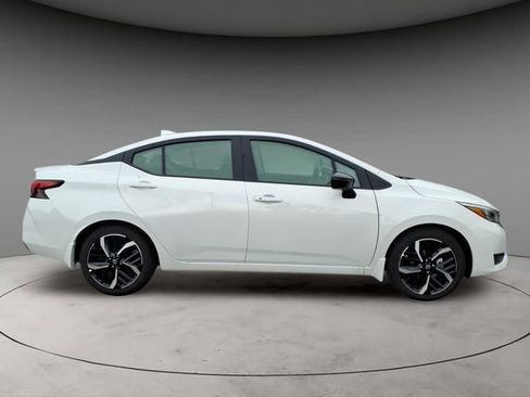 New 2025 Nissan Versa SR w/ Trunk Package image 10