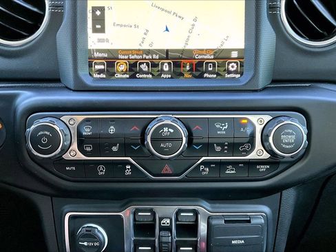 Certified 2022 Jeep Wrangler Unlimited Sahara w/ LED Lighting Group AWD/4WD image 18