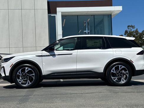 New 2026 Lincoln Nautilus Premier w/ Equipment Group 102A image 6