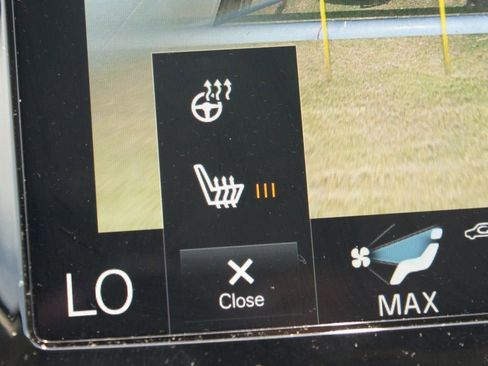 Used 2021 Volvo XC90 T6 Momentum w/ Advanced Package image 10