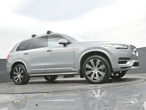 Certified 2024 Volvo XC90 T8 Plus w/ Protection Package Premier image 23