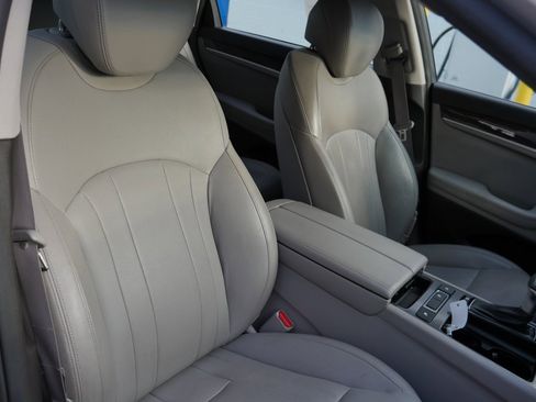 Used 2018 Genesis G80 3.8 image 24