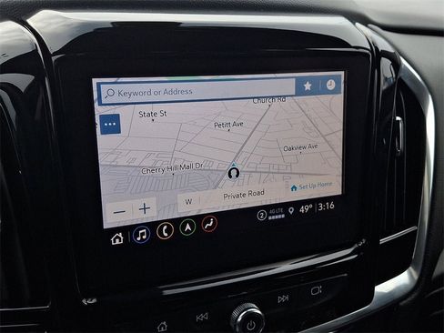 Certified 2023 Chevrolet Traverse LT w/ LT Premium Package image 18