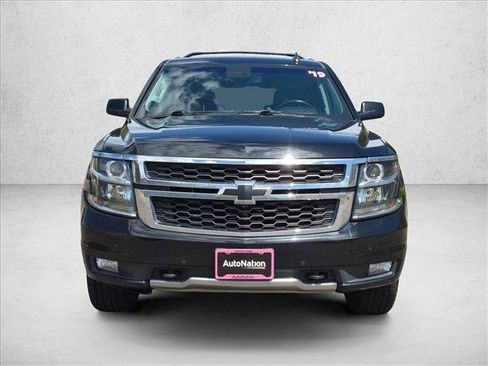 Used 2019 Chevrolet Tahoe LT w/ Luxury Package AWD/4WD image 2