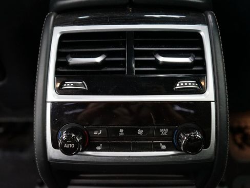 Used 2016 BMW 750i xDrive image 22