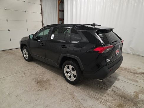 Used 2021 Toyota RAV4 XLE image 3