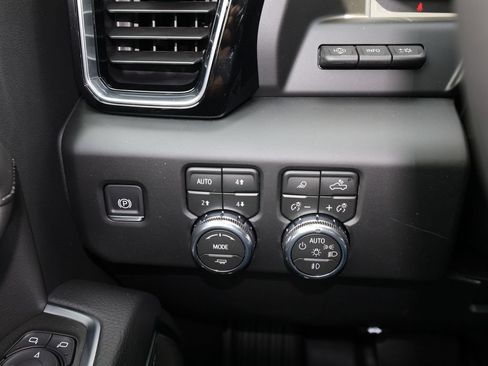 New 2026 GMC Sierra 2500 Denali w/ Denali Reserve Package AWD/4WD image 29