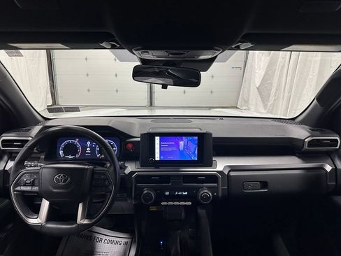 Used 2025 Toyota 4Runner TRD Off-Road AWD/4WD image 40