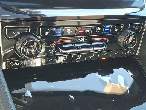 New 2025 Jeep Grand Cherokee Limited image 11