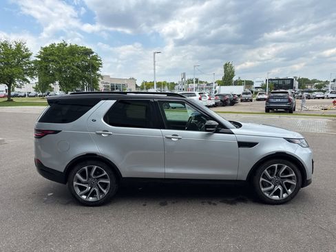 Used 2020 Land Rover Discovery Landmark AWD/4WD image 6