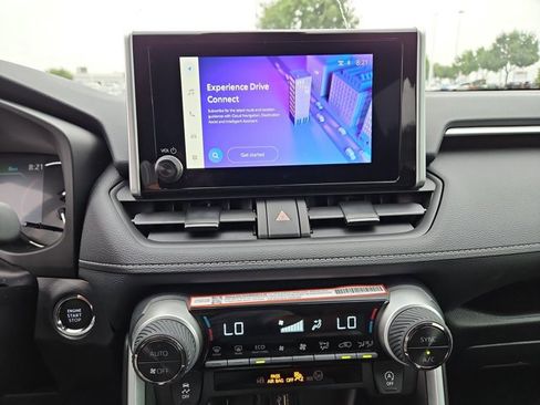 Used 2025 Toyota RAV4 XLE w/ Convenience Package FWD image 15