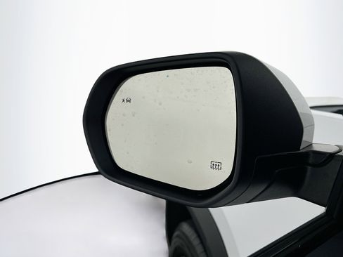 Used 2025 Chevrolet Equinox LT image 16