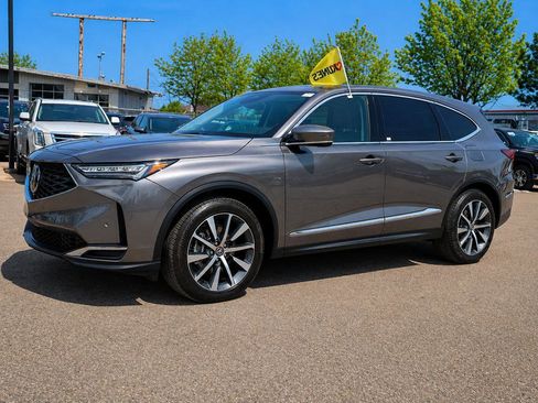 Used 2025 Acura MDX SH-AWD w/ Technology Package image 4