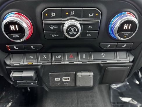 Used 2020 GMC Sierra 1500 Elevation w/ Elevation Value Package image 16