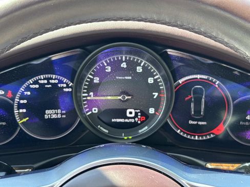 Used 2018 Porsche Panamera 4 AWD/4WD image 19