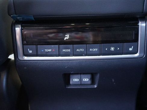 Used 2024 Lexus GX 550 w/ Cold Area Package AWD/4WD image 26