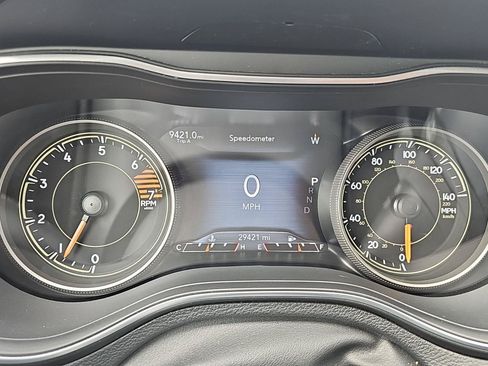 Used 2023 Jeep Cherokee Altitude Lux AWD/4WD image 11