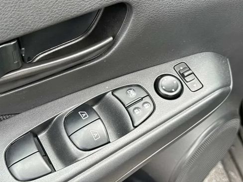 Used 2025 Nissan Kicks Play S FWD image 29