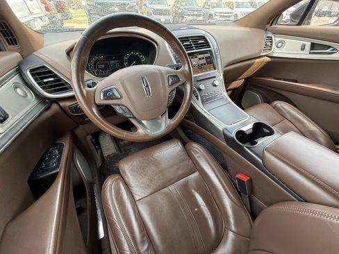Used 2016 Lincoln MKX Reserve w/ Luxury Package AWD/4WD image 13