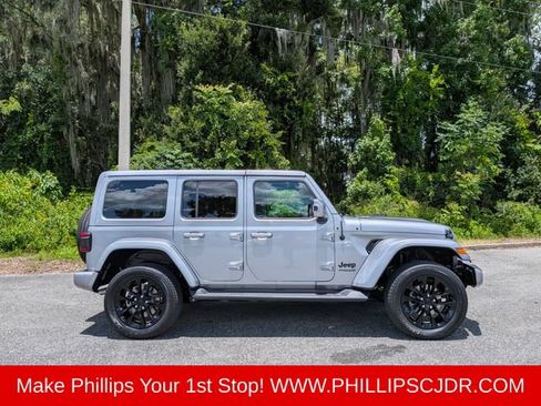 Used 2021 Jeep Wrangler Unlimited Sahara AWD/4WD image 2