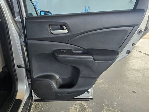 Used 2016 Honda CR-V LX image 9