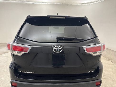 Used 2015 Toyota Highlander XLE FWD image 25