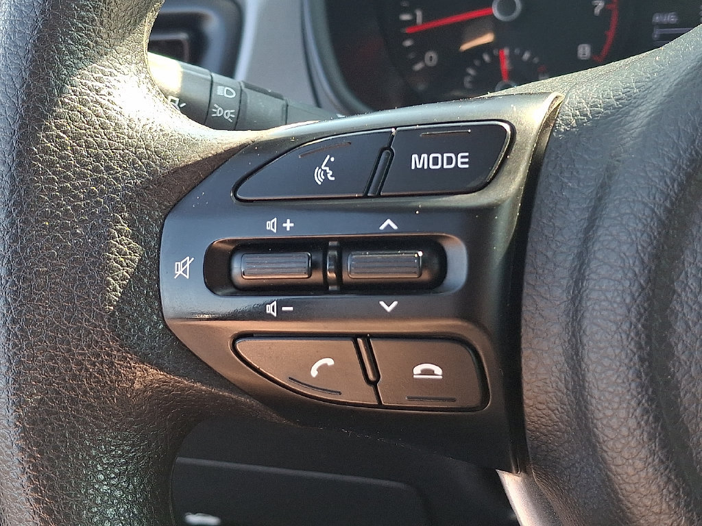 Used 2023 Kia Rio LX FWD image 17