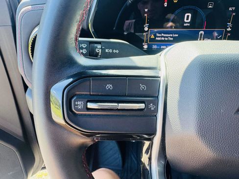 Used 2023 Chevrolet Colorado Z71 image 23