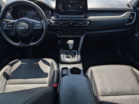 Certified 2023 Kia Seltos SX w/ SX Sunroof Package AWD/4WD image 10