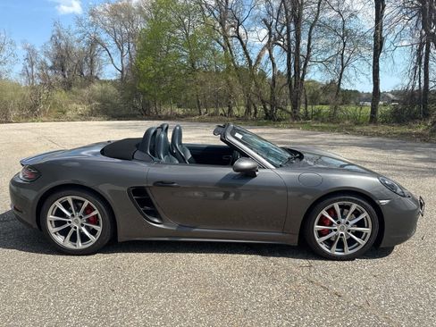 Used 2021 Porsche 718 Boxster S RWD image 6
