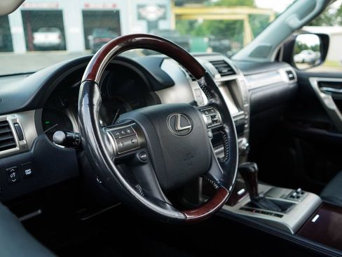 Used 2017 Lexus GX 460 Premium AWD/4WD image 6