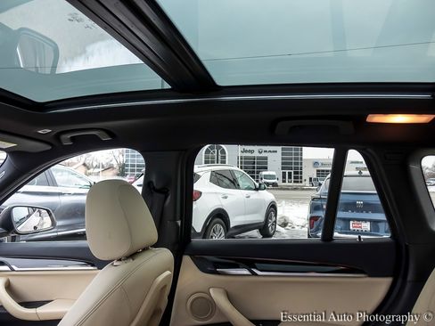 Used 2017 BMW X1 xDrive28i image 12