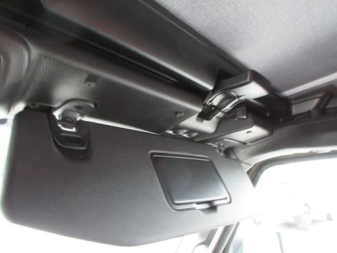 Used 2025 Jeep Wrangler Sport AWD/4WD image 24