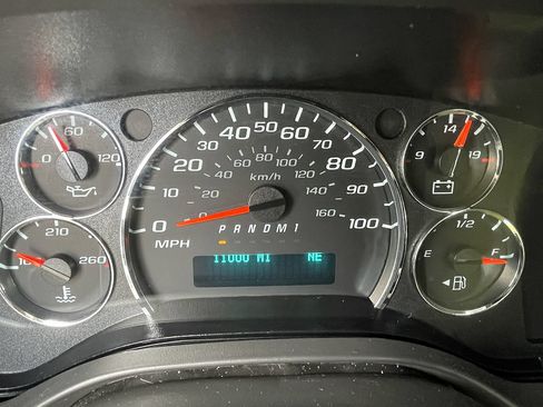 Used 2025 Chevrolet Express 3500 LT w/ LT Preferred Equipment Group RWD image 26