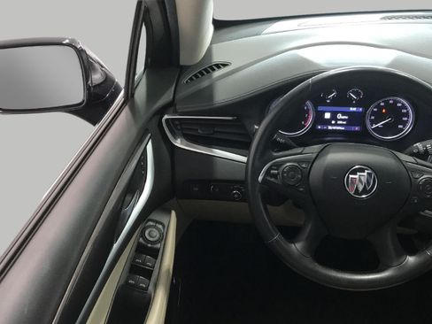 Used 2020 Buick Enclave Essence w/ Sound and Sites Package AWD/4WD image 4