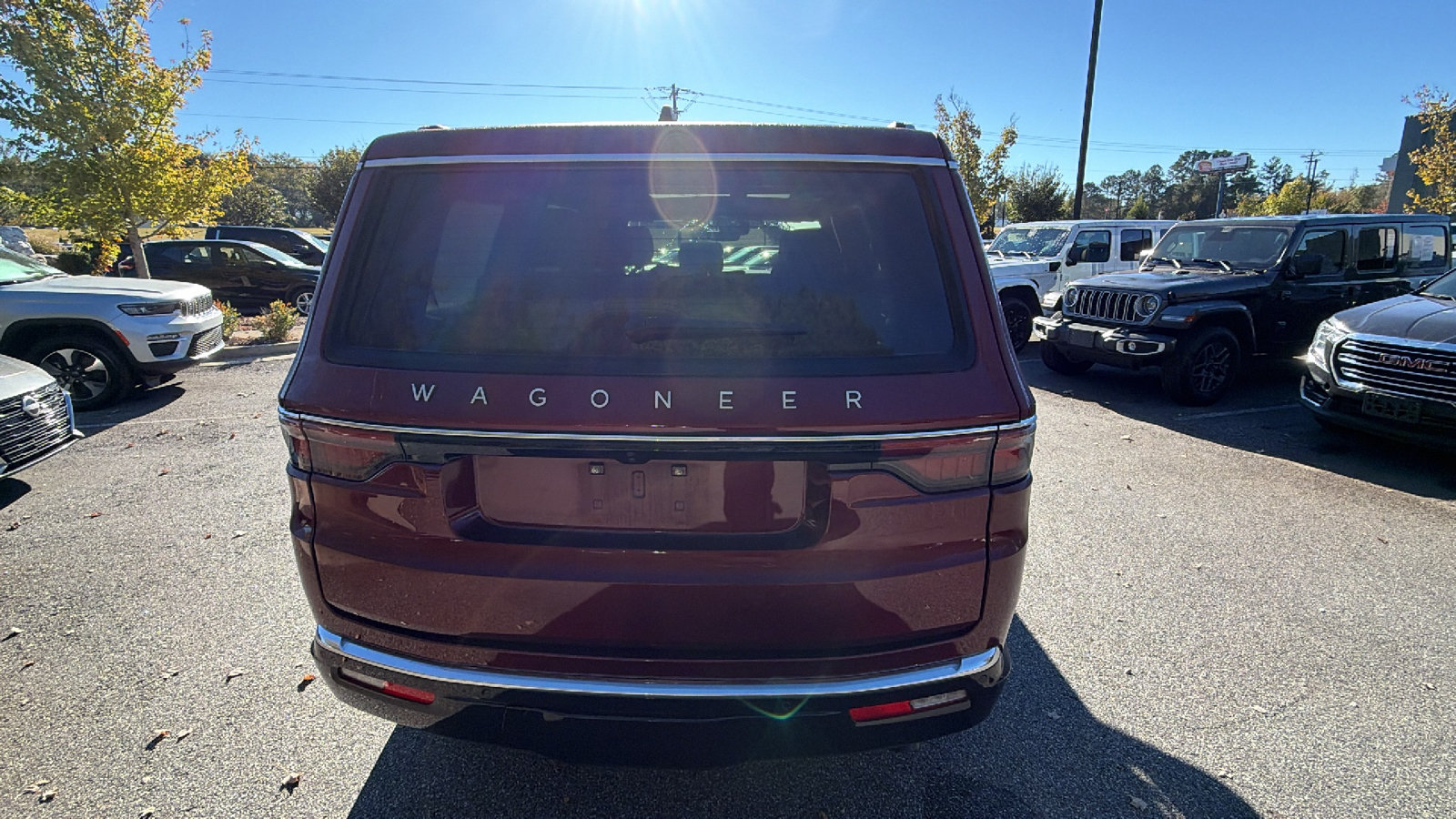 Used 2025 Jeep Wagoneer 4WD w/ Premium Group I image 9