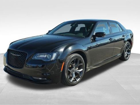 Used 2023 Chrysler 300 S image 3