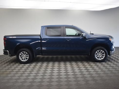 Used 2022 Chevrolet Silverado 1500 LT AWD/4WD image 15