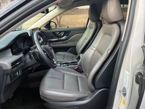 Used 2023 Lincoln Corsair FWD image 12