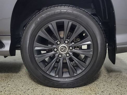 Used 2023 Lexus GX 460 Premium w/ Accessory Package AWD/4WD image 8
