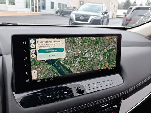 Certified 2025 Nissan Rogue SL w/ Tech Package image 17