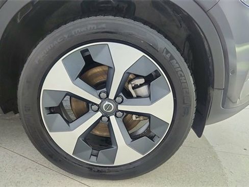 Used 2024 Volvo XC40 B5 Plus image 59