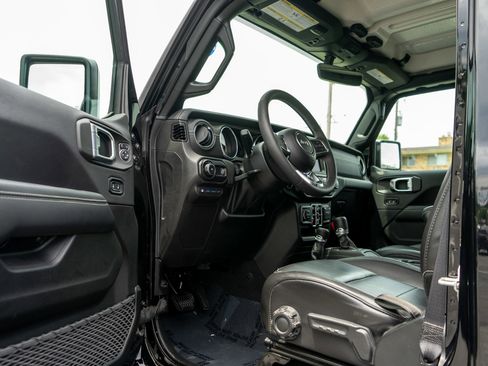 Used 2023 Jeep Wrangler Unlimited Sahara w/ Cold Weather Group AWD/4WD image 14