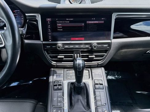 Used 2019 Porsche Macan AWD/4WD image 19